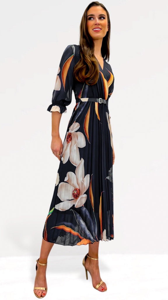 A2518 Black Print Inia Pleat Dress