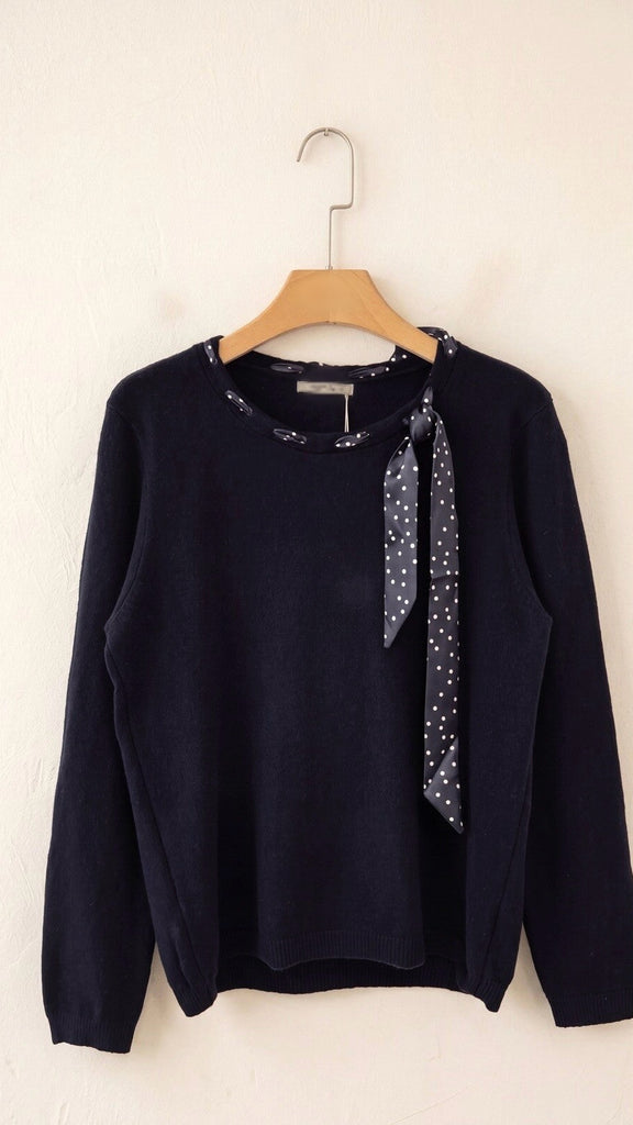 A3250 Black Fine Knit Scarf Sweater