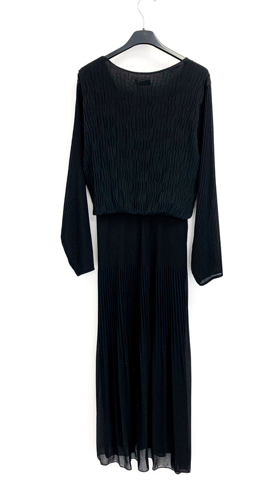 A2699 Black Sleeved Loose Top Dress