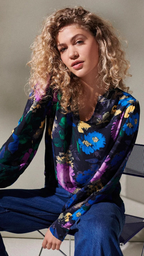 Glamorous dresses and colourful blouses online