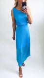 1-A1365GG Turquoise 2 Way Pleat Dress