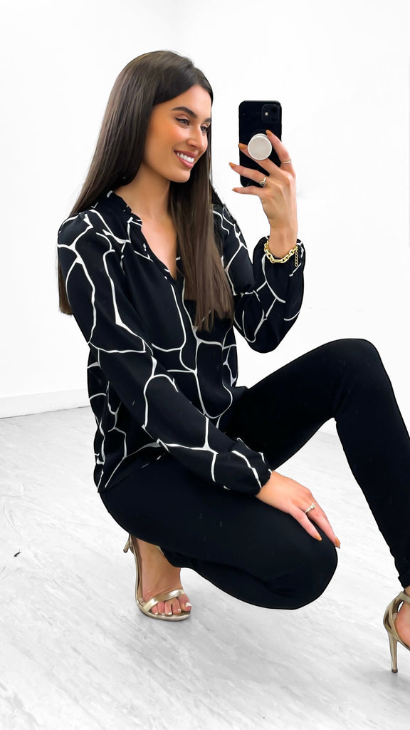 4-A1893 Black & White Vicilly top