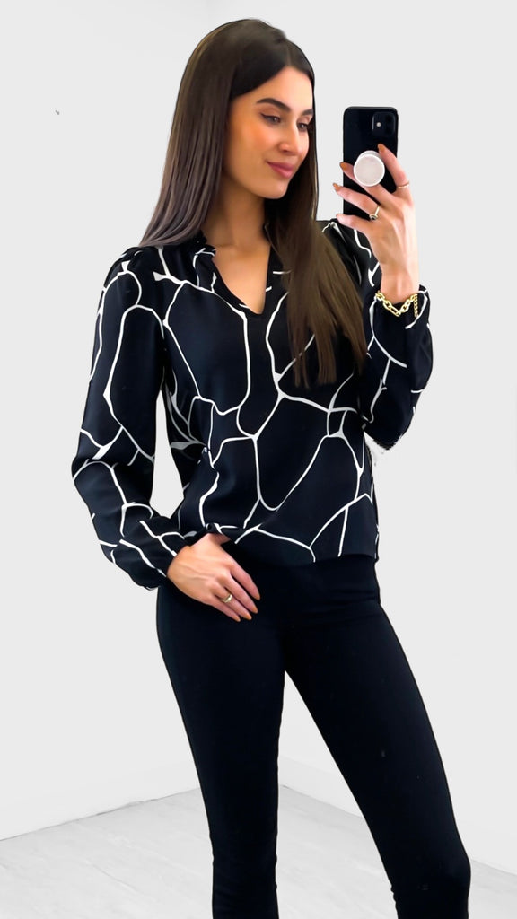 4-A1893 Black & White Vicilly top