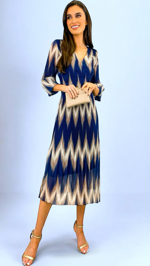 A2238 Navy Zig Zag Loose Top Dress
