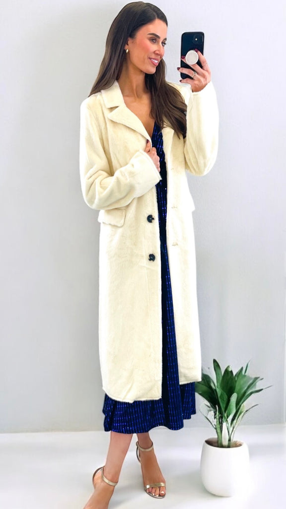 4-A1992 Saami Luxury Faux Fur Coat Winter White